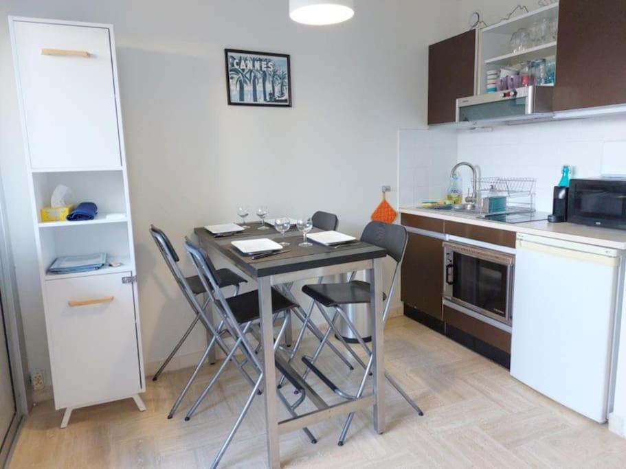 Studio Eleverca 3*- Rez De Jardin Terrasse - Axelle Loc'Appart Mandelieu Dış mekan fotoğraf