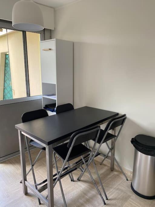 Studio Eleverca 3*- Rez De Jardin Terrasse - Axelle Loc'Appart Mandelieu Dış mekan fotoğraf