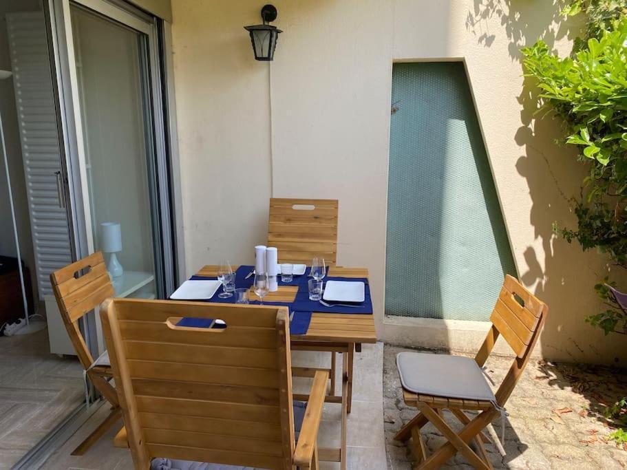 Studio Eleverca 3*- Rez De Jardin Terrasse - Axelle Loc'Appart Mandelieu Dış mekan fotoğraf