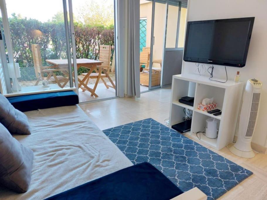Studio Eleverca 3*- Rez De Jardin Terrasse - Axelle Loc'Appart Mandelieu Dış mekan fotoğraf