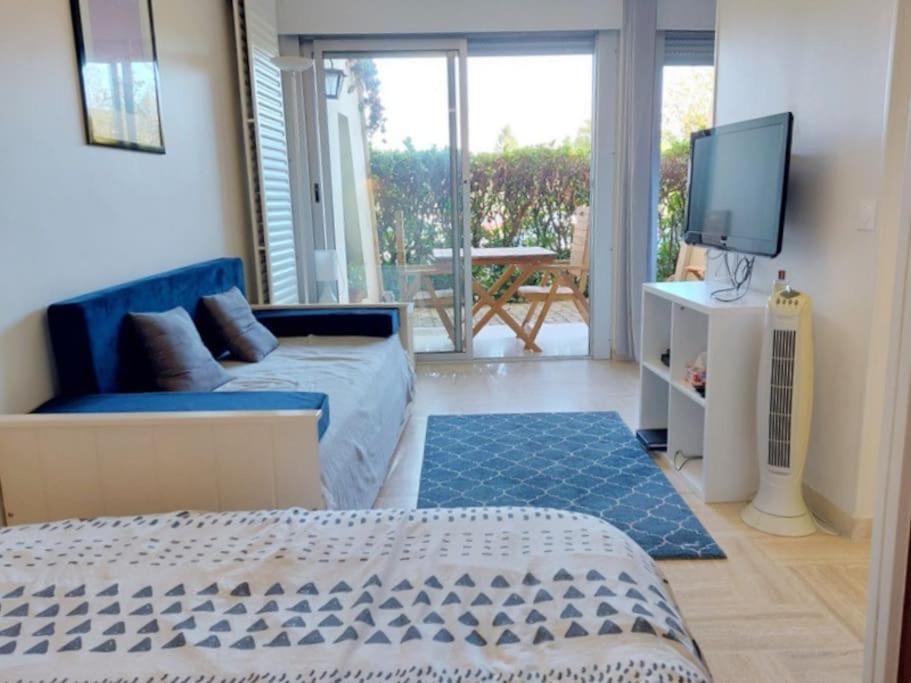 Studio Eleverca 3*- Rez De Jardin Terrasse - Axelle Loc'Appart Mandelieu Dış mekan fotoğraf